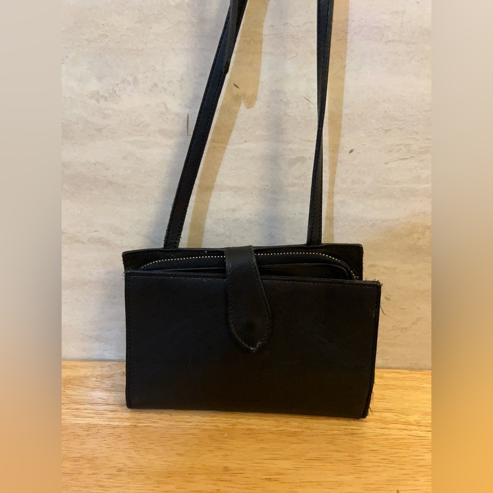 Banana Republic black genuine leather crossbody wallet small purse.